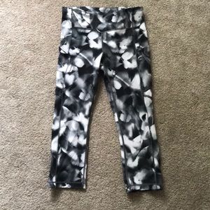 Lululemon cropped pants